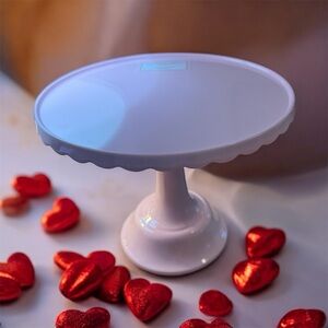 Cupcakes and cashmere pink cake stand